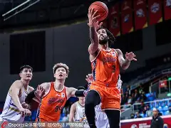转折点深圳男篮伤情更新；意大利杯关键时刻攻防权衡；球迷炸锅；细节决定成败